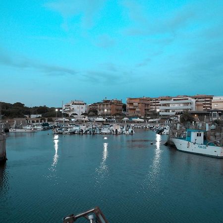 Roma Al Mare! Le Comete Del Borghetto リド・ディ・オスティア エクステリア 写真