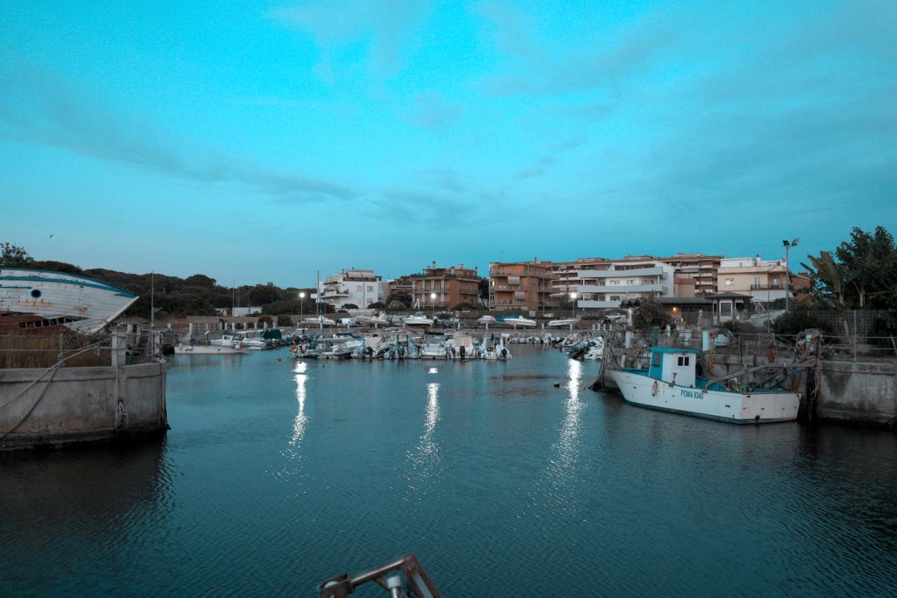 Roma Al Mare! Le Comete Del Borghetto リド・ディ・オスティア エクステリア 写真