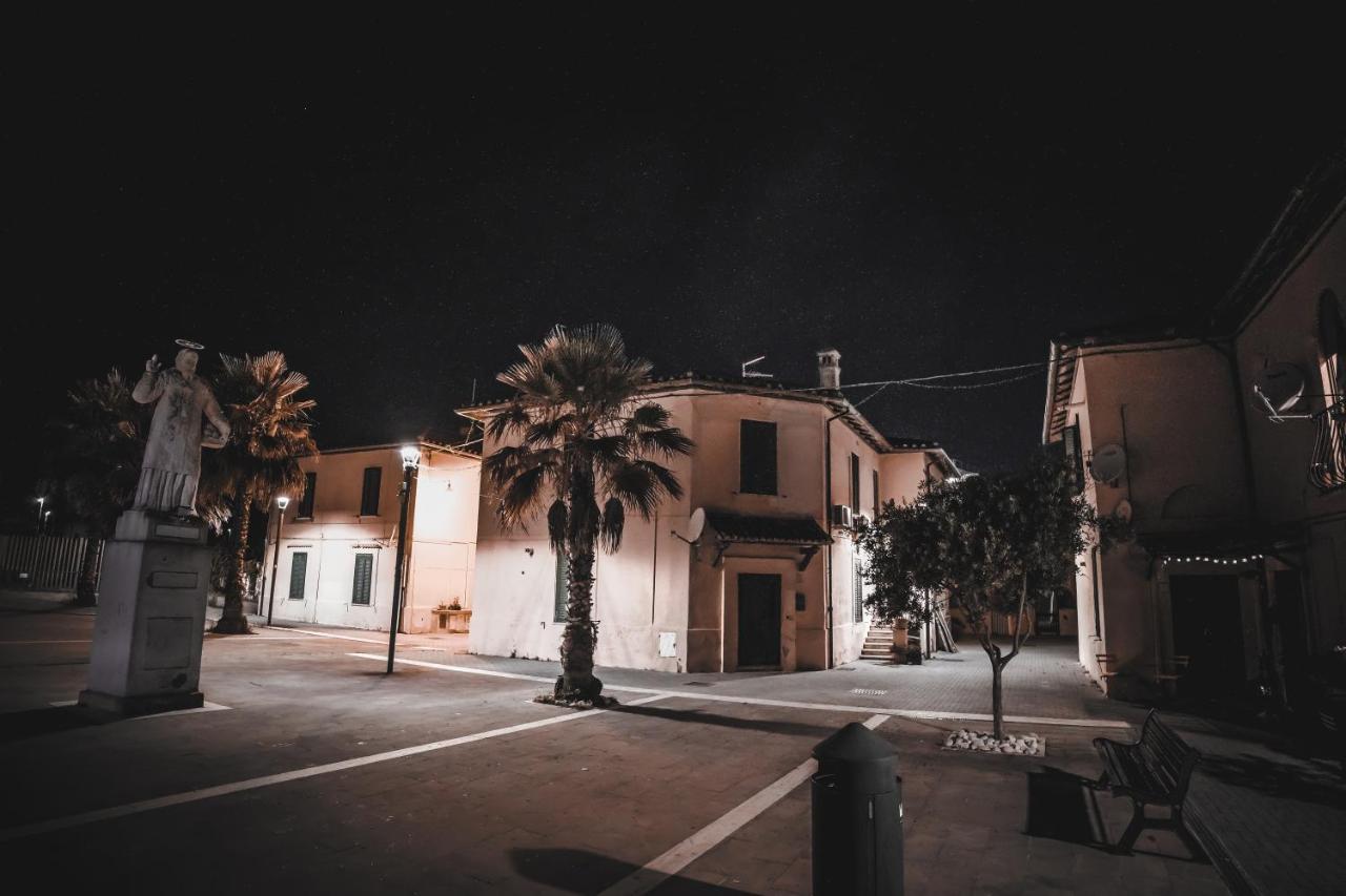 Roma Al Mare! Le Comete Del Borghetto リド・ディ・オスティア エクステリア 写真